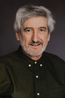 CÉSAR CAMBEIRO